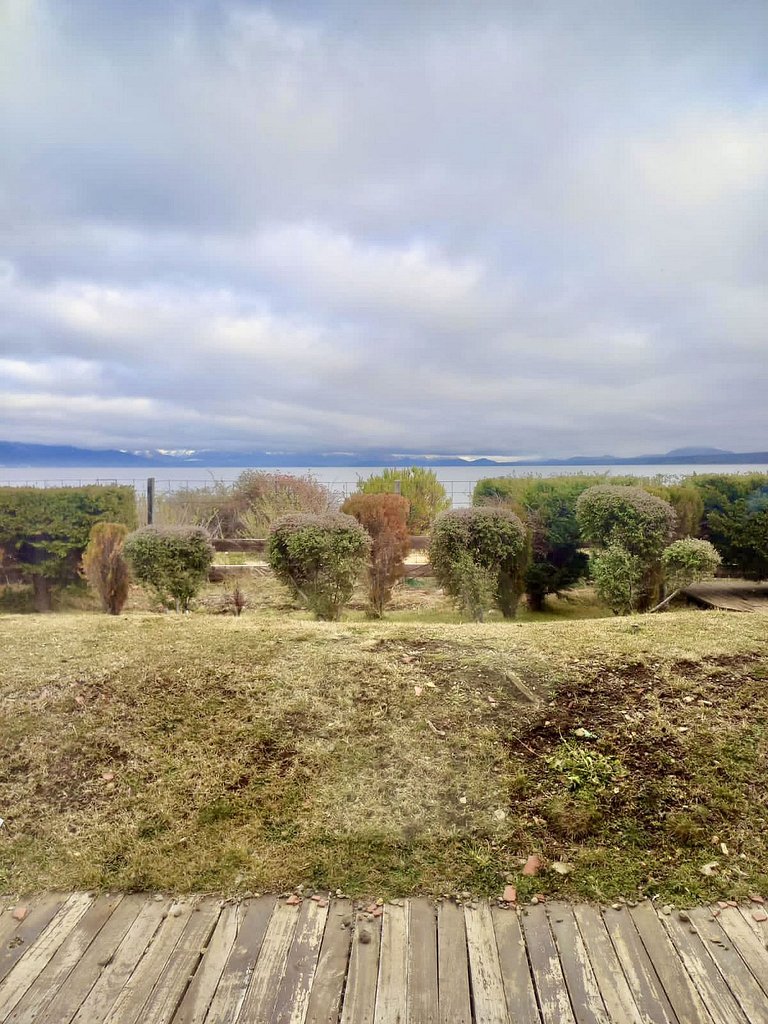 Nahuel Térreo Frente ao Lago Dina Huapi