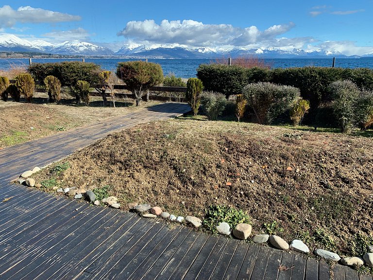 Nahuel Ground-Floor Lakefront Dina Huapi