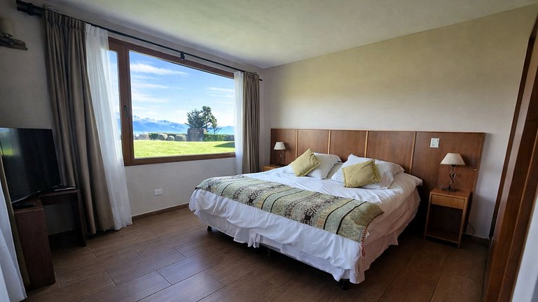 Nahuel Ground-Floor Lake View Loft | Blue Aparts