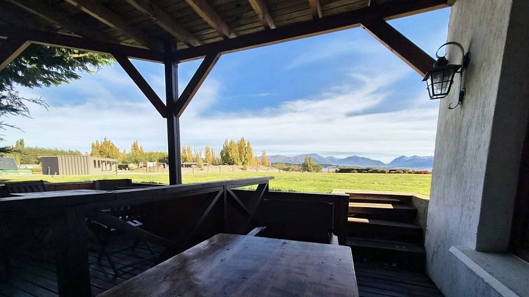 Nahuel Ground-Floor Lake View Loft | Blue Aparts
