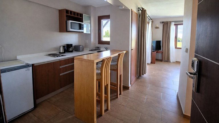 Nahuel Ground-Floor Lake View Loft | Blue Aparts