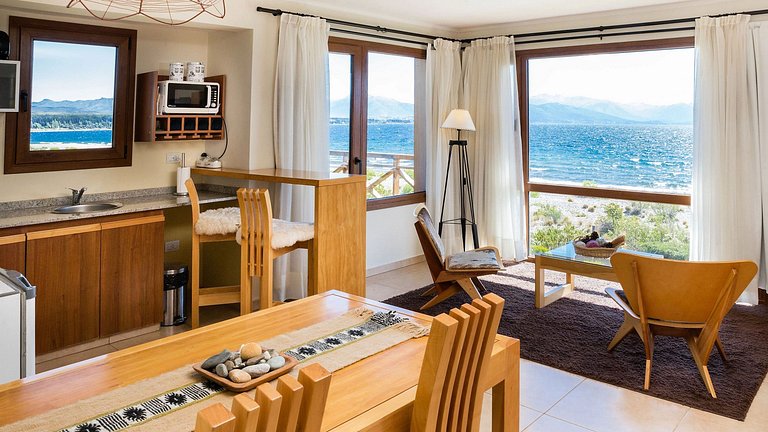 Superior Nahuel Lakefront Bariloche View